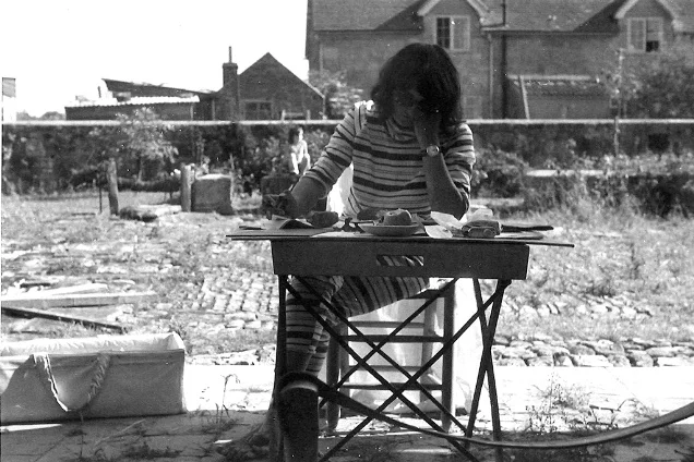 Smithson-working-we_636.jpg