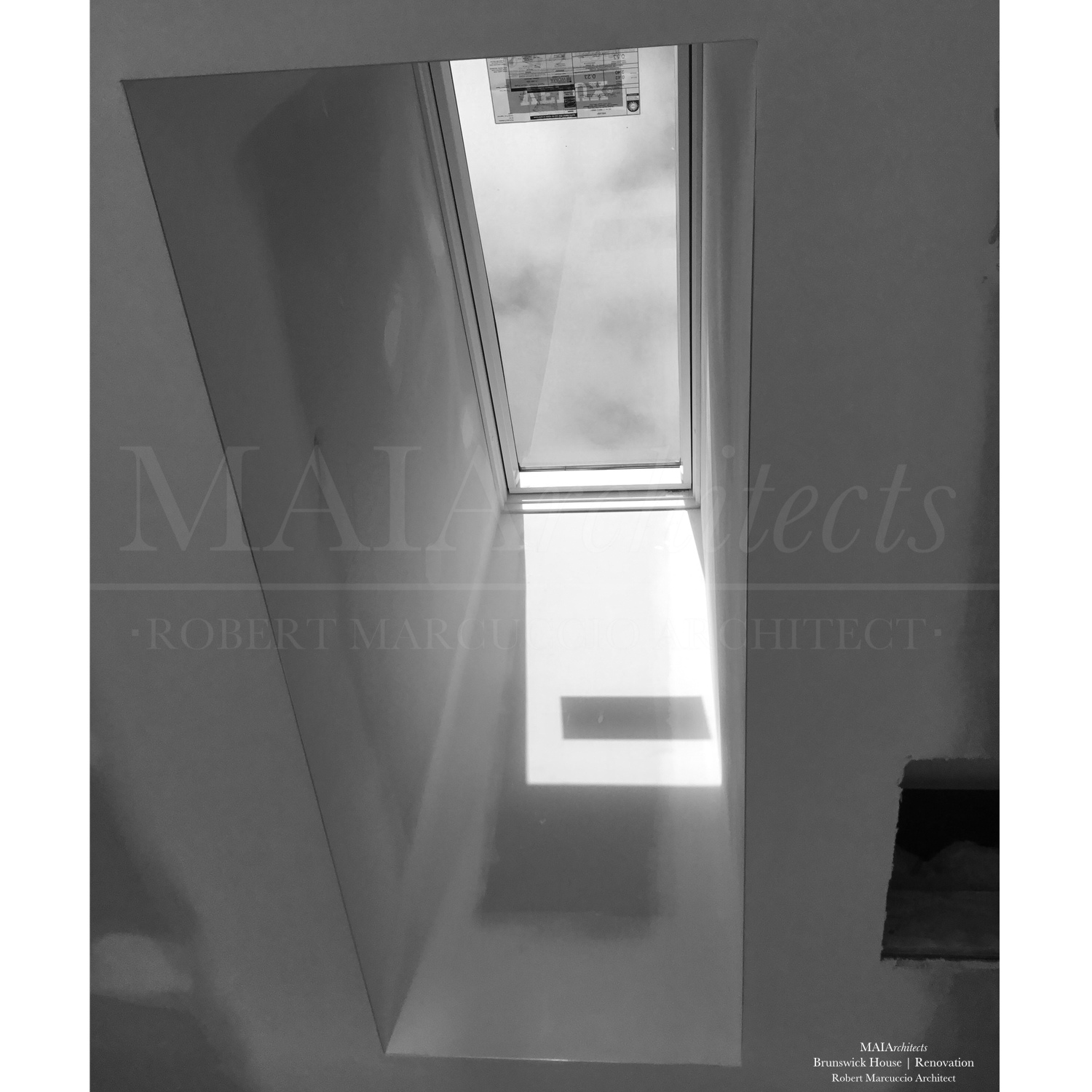 MAIArchitects_brunswick_north_house_bw_09_skylight_robert_marcuccio_architect.jpg