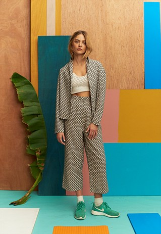 KIN LDN (UK) This one I really LOVE. I feel like I found my soulmates. If you’re also crazy about bold prints and weird shapes you will understand. Life is too short to wear boring clothes.