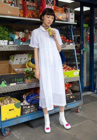 FRECKLE (LONDON, UK) Here you can find some really trendy clothes and also carefully picked vintage items. Their uniqueness comes from the fact that it’s very hard to understand what’s new and what’s old. It mixes and matches with each other well and it results in beautiful and fun outfits.