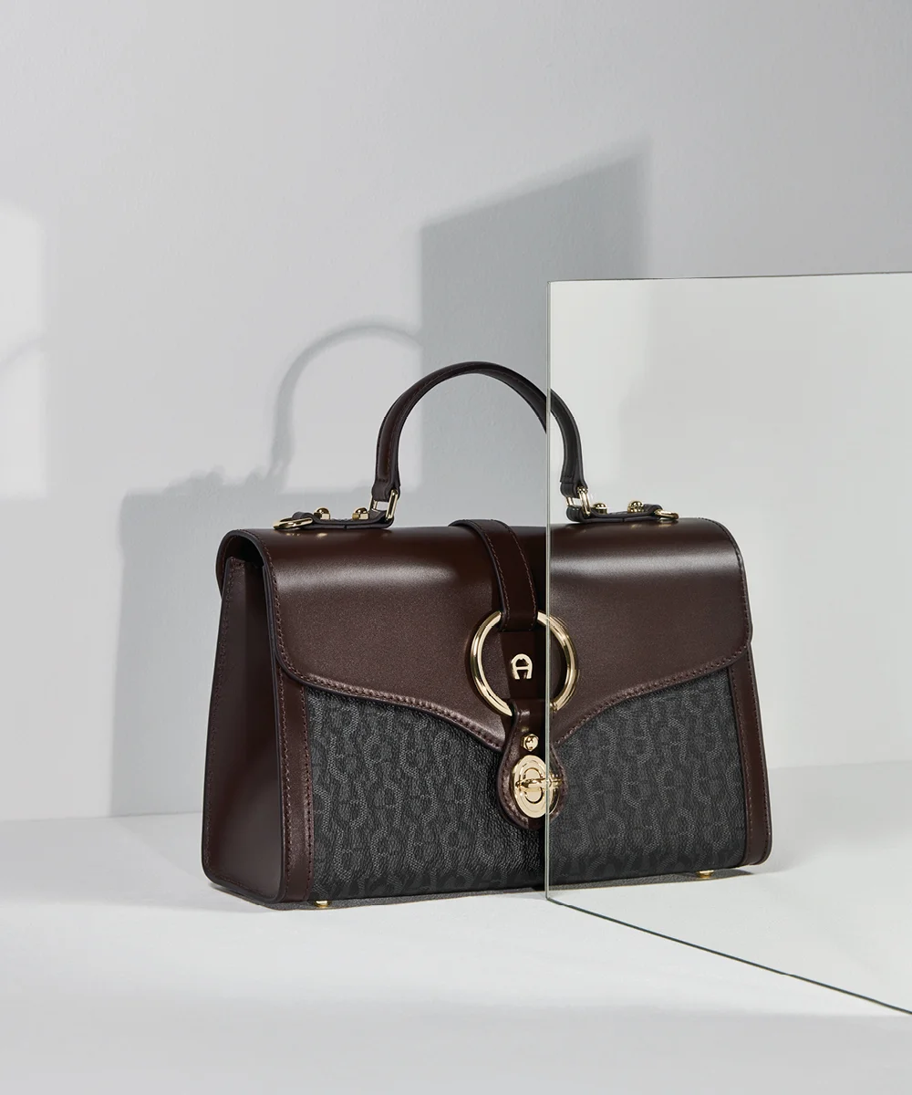 AIGNER_1000X12002.jpg