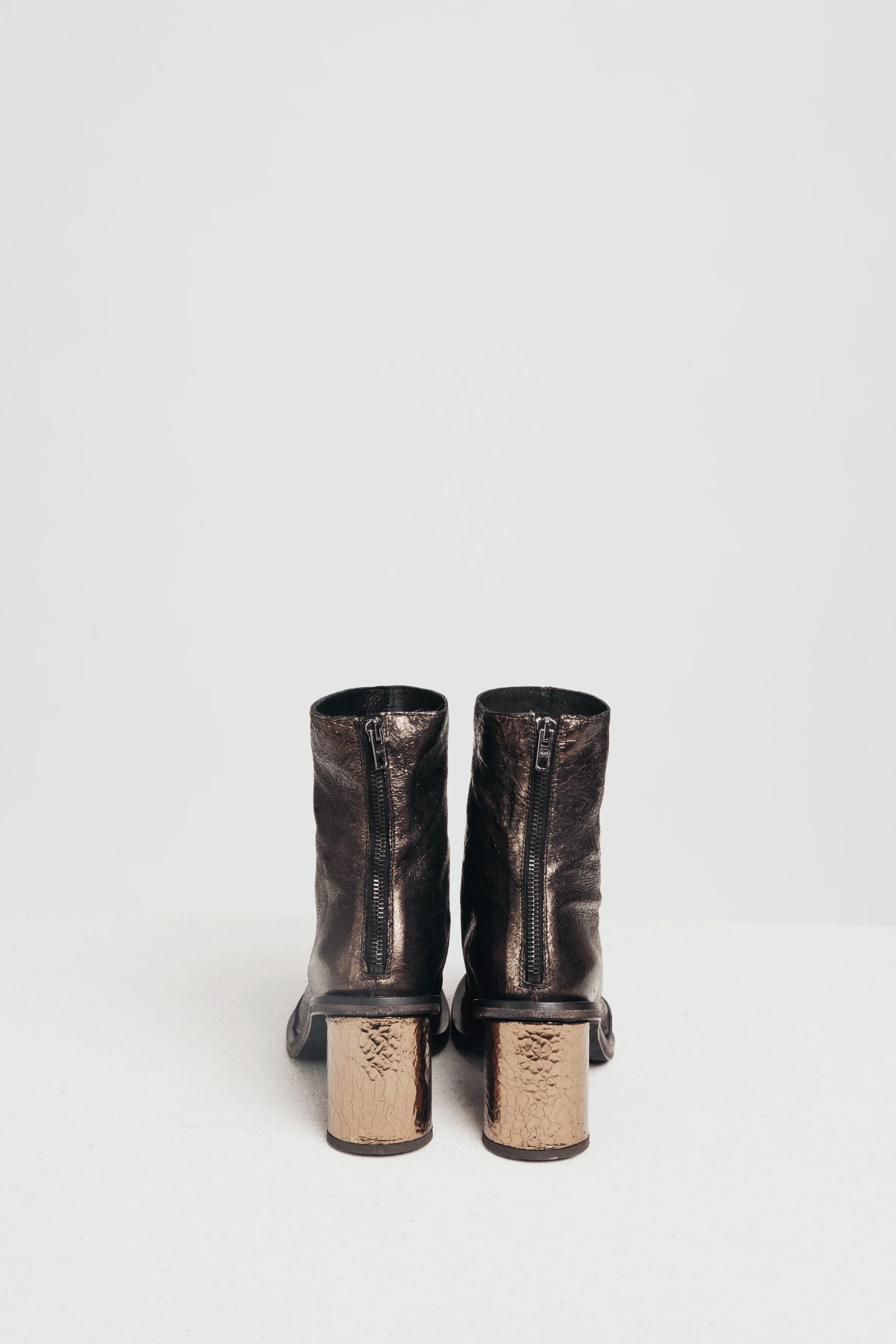 MASNADA SCHUHE GOLD_HINTEN.jpg