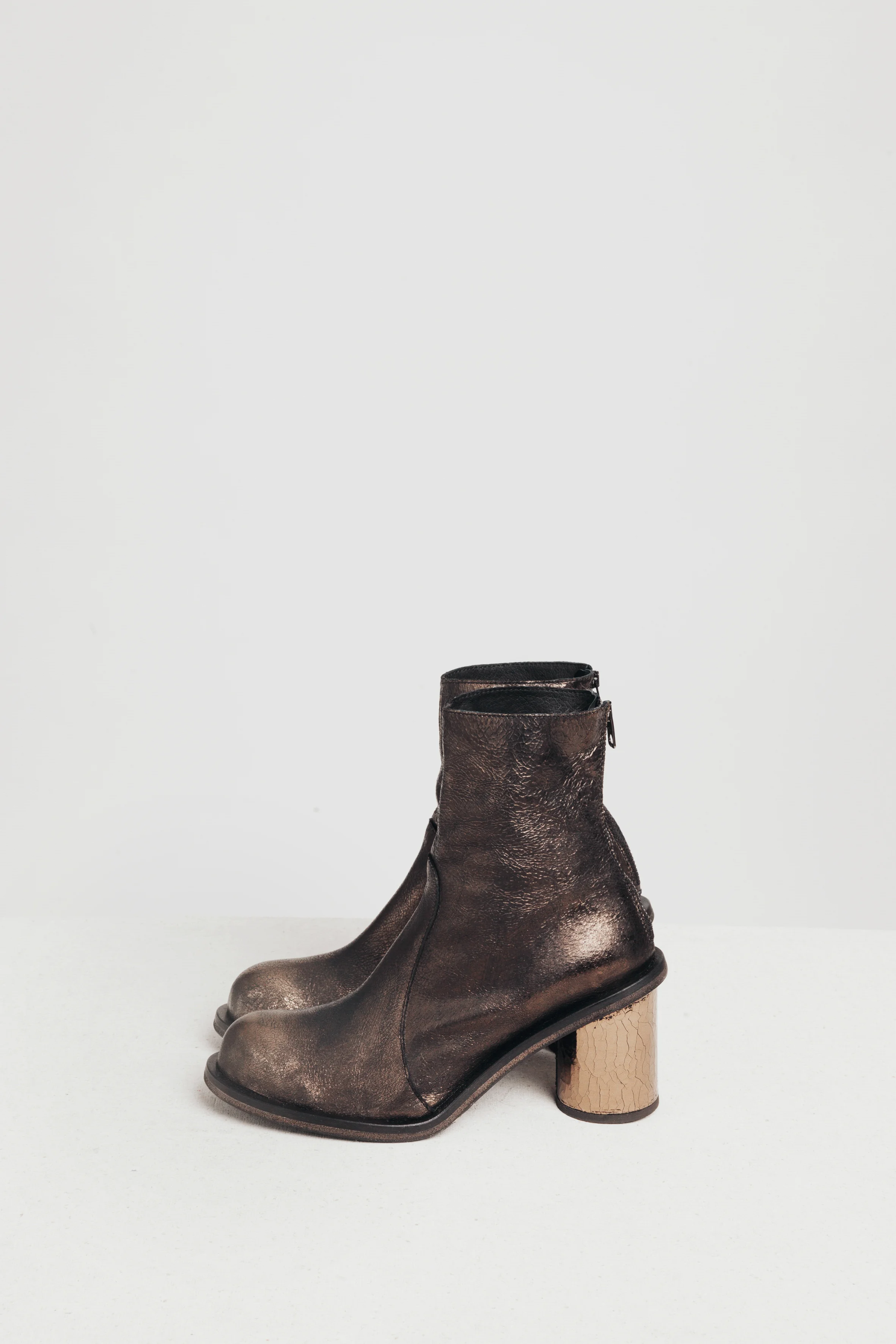 MASNADA SCHUHE GOLD_SEITE.jpg