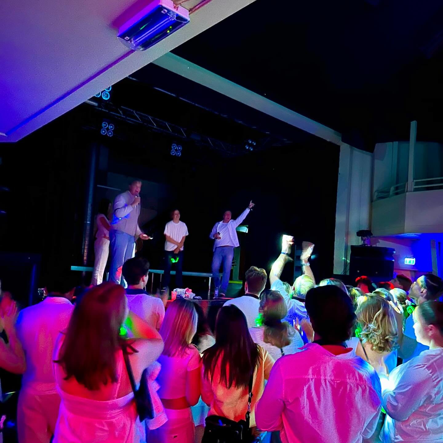 🩷💛Vi h&aring;per at alle nye studenter hadde en fantastisk fadderuke og har kommet godt i gang med studentlivet her p&aring; UiS🎉🤩Vi &oslash;nsker alle studenter masse lykke til med h&oslash;stsemesteret!