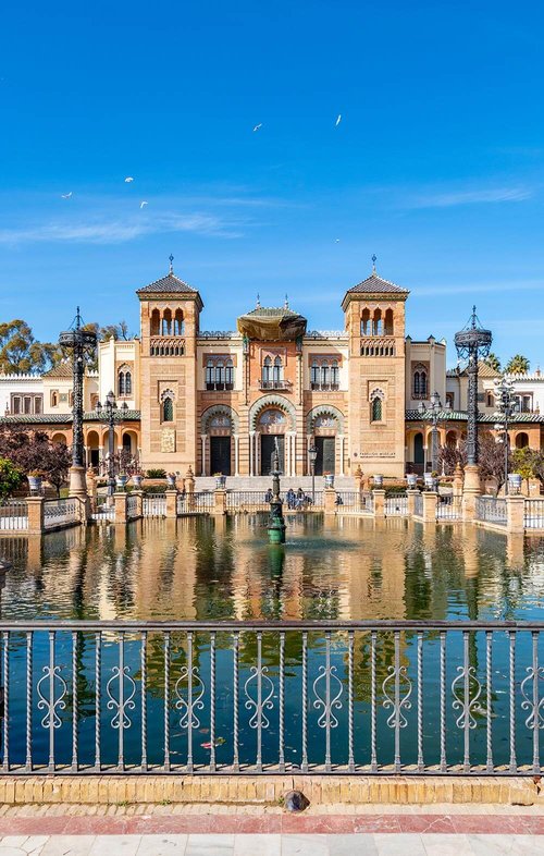 Museum of Arts and Popular Customs at Plaza de America