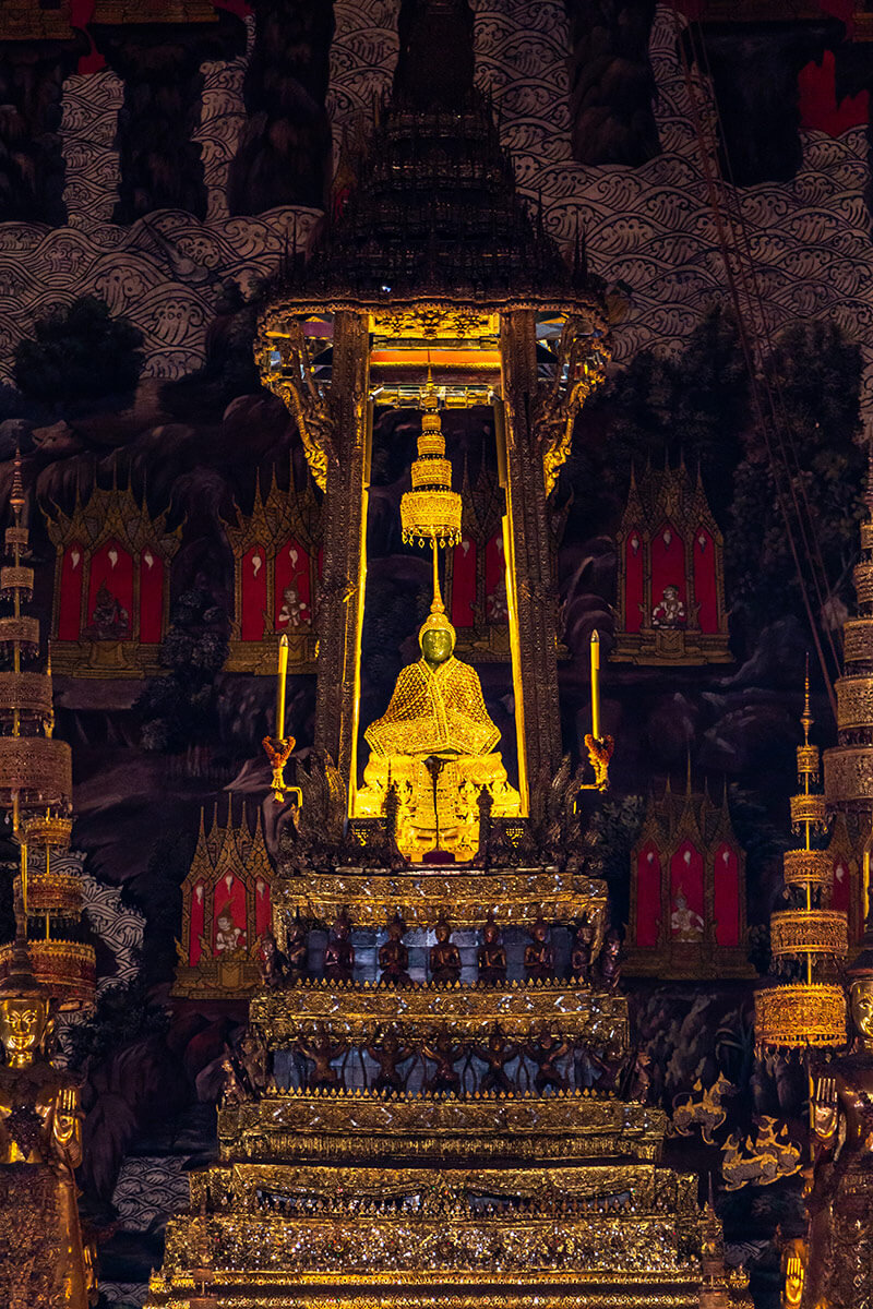 Bangkok-Wat-Phra-Kaeo.jpg