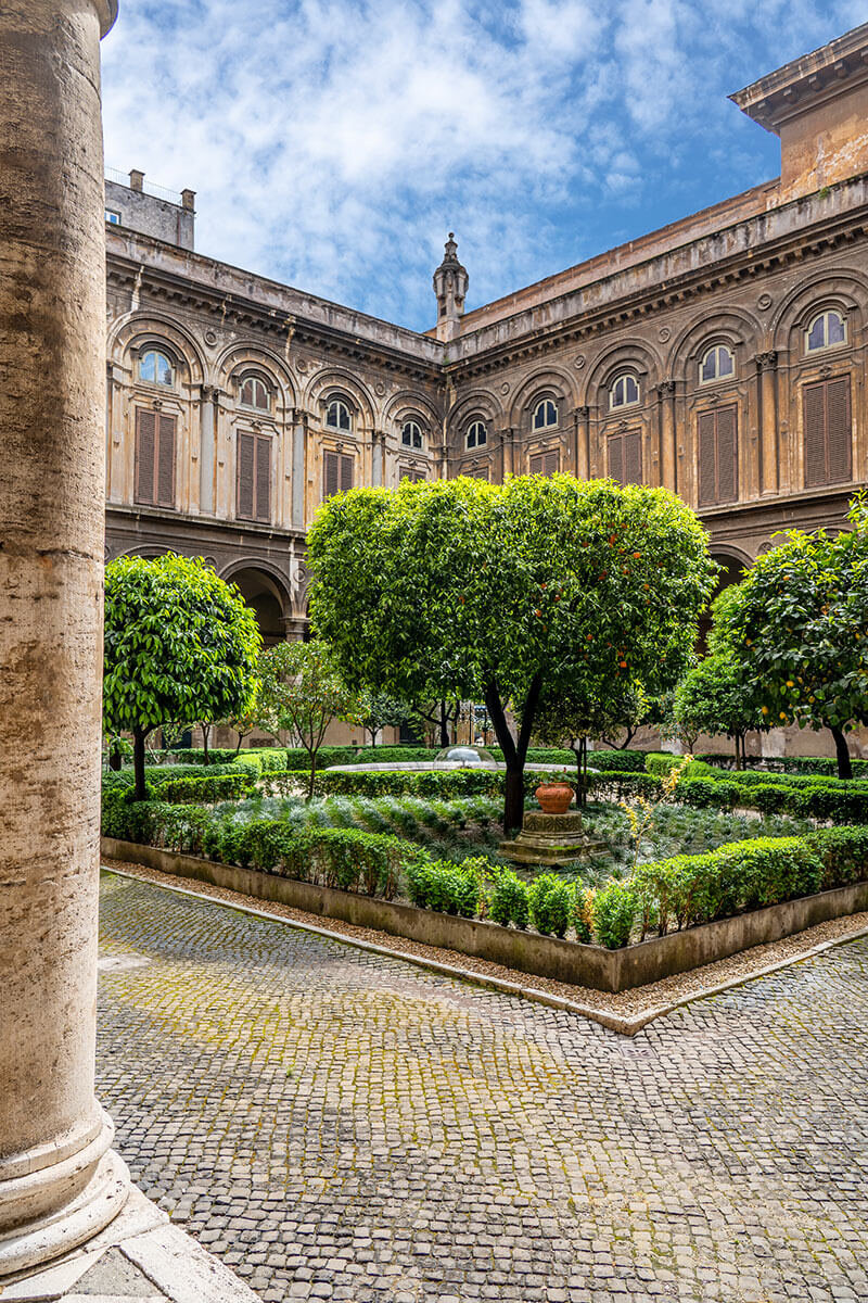 Galleria-Doria-Pamphilj Courtyard