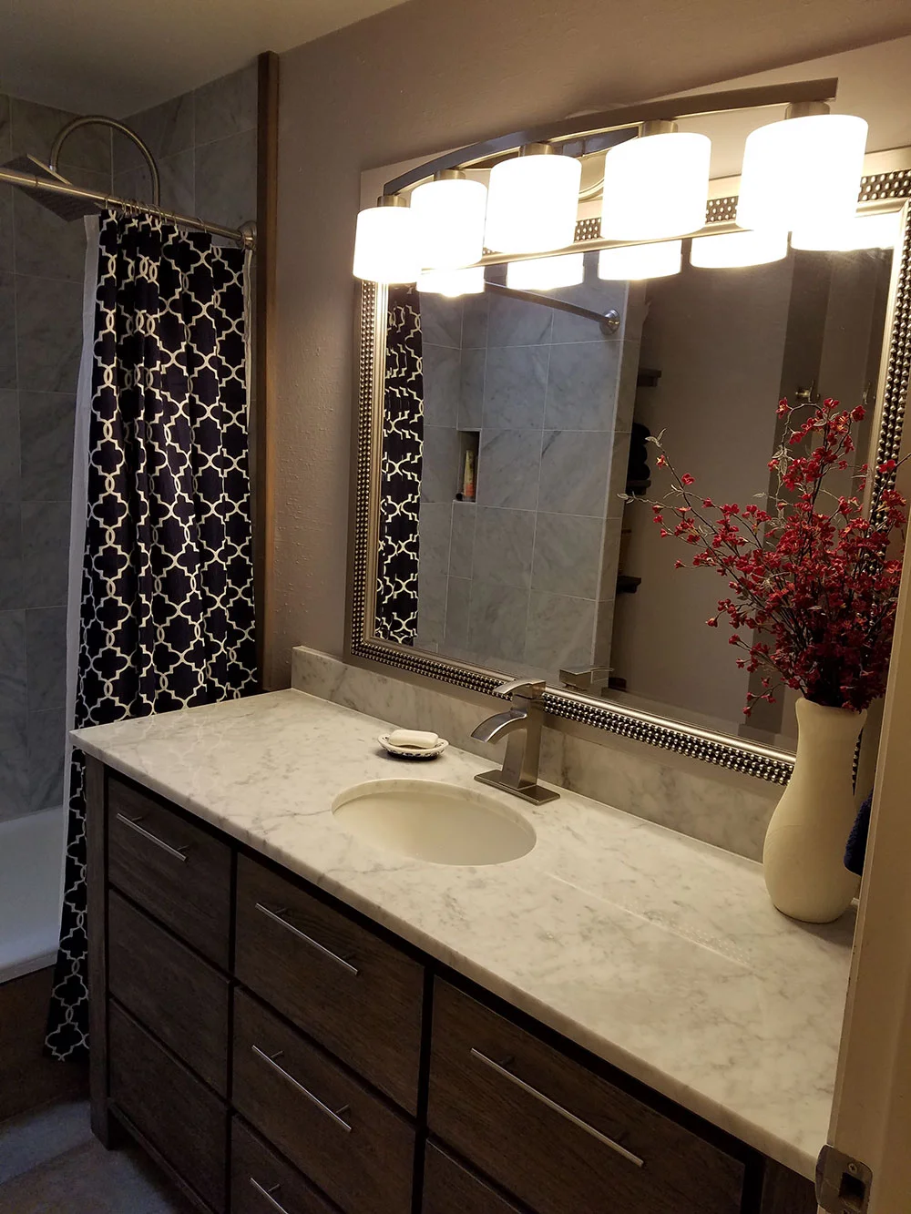 bathroom2.jpg