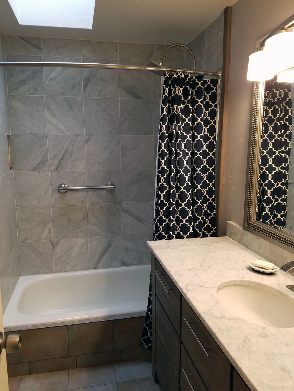 bathroom3.jpg