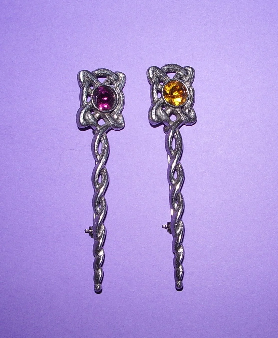 Silver Celtic Twist Kilt Pin With Stone