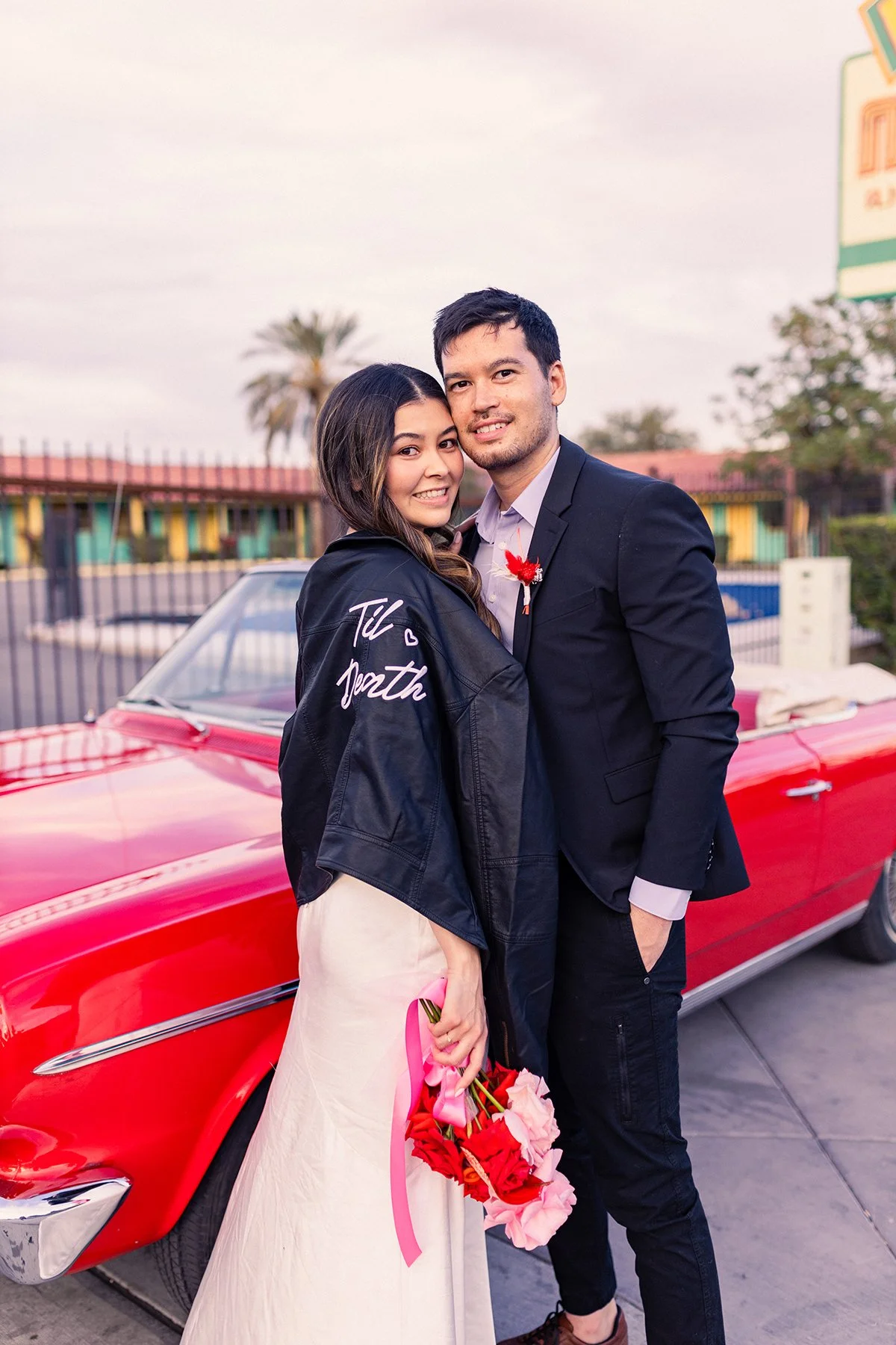 3T8A2219 1800px las vegas elopement photographer.jpg