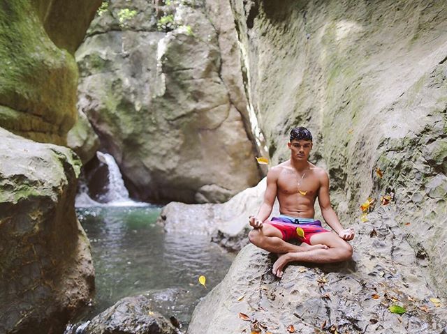 More Zen vibes with @alex.pendleton &bull;
&bull;
&bull;
&bull;
&bull;
@vastlifeofficial
@vastlife_taiwan
@vast_cali_eatery
#vastlife #VASTtrip #roadtrip #waterfall #surf #nature