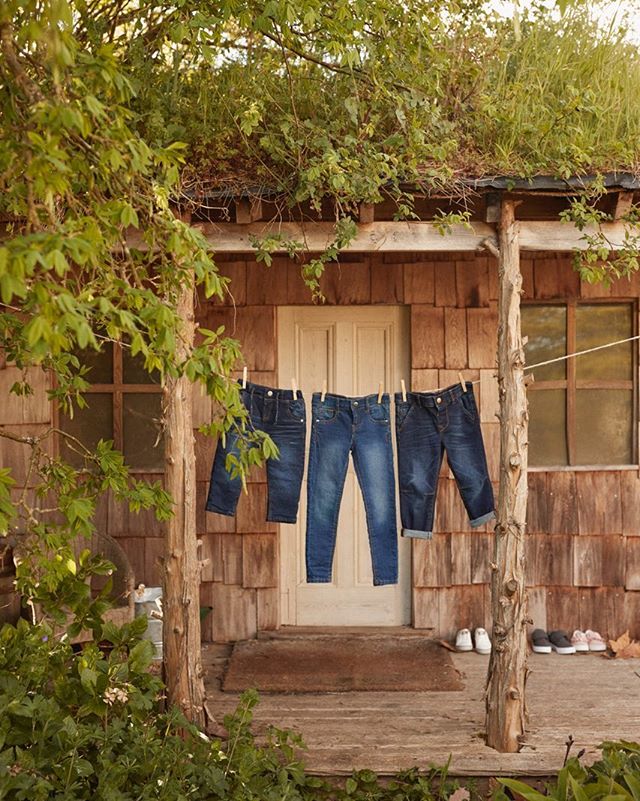 Magical Mothercare shoot @_amyfletcher_@sam_photography
.
.
.
#cabin#photoshoot#mothercare#shootlocation#shabbycabin#wildgarden#farmstead