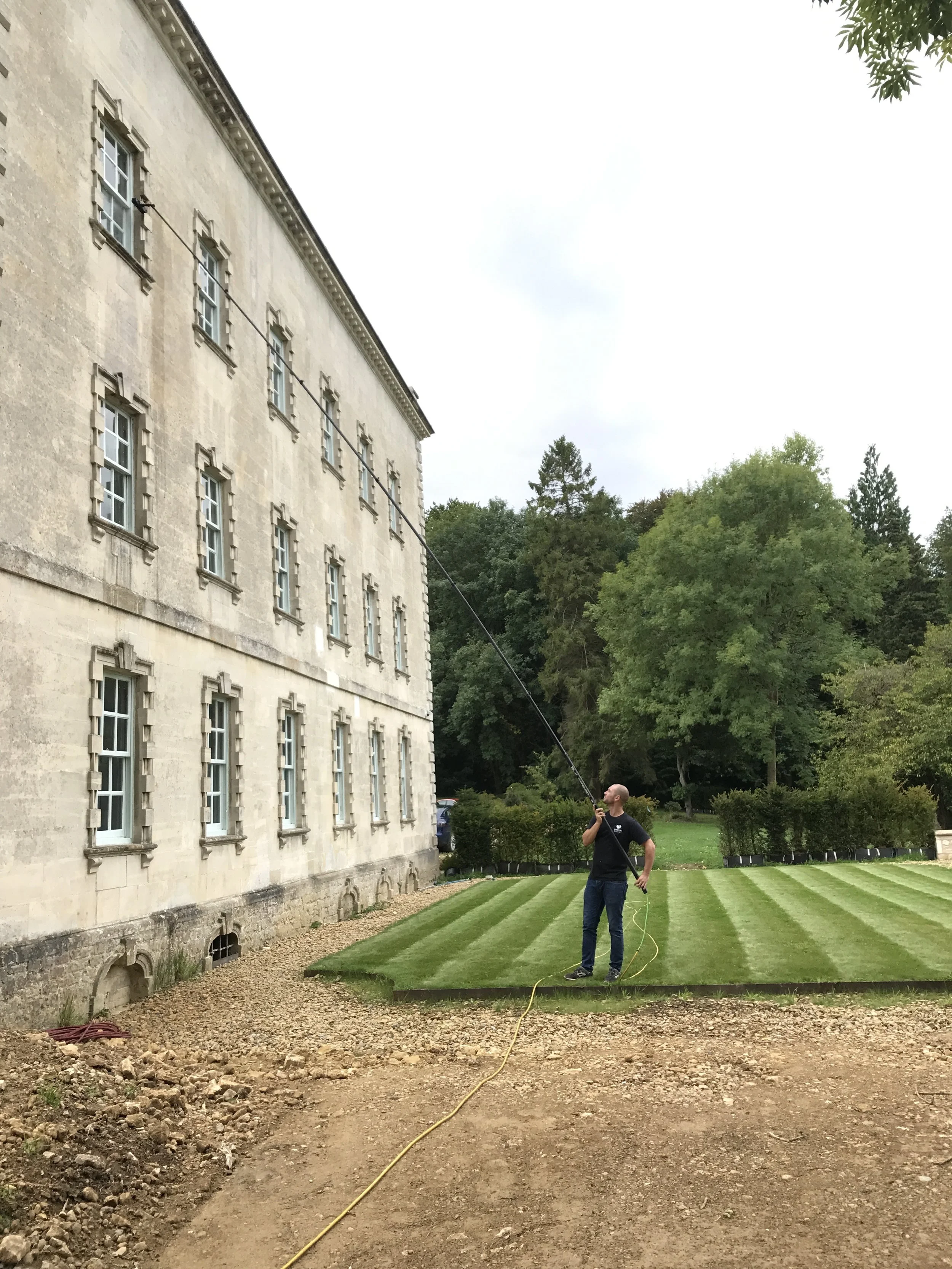 How to Choose a Window Cleaning Company in Gloucester and Cheltenham