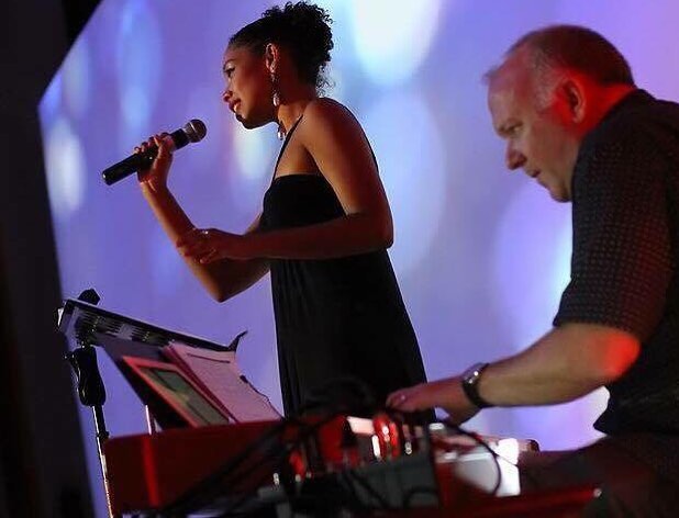 ✨Event link in bio: Jazzy jingles &amp; Xmas cheer with me &amp; Barry Speirs this evening at @bouchon_wine_bar! 🎶✨🎄🎁✨🍷🎄🥂 #haveyourselfamerrylittlechristmas