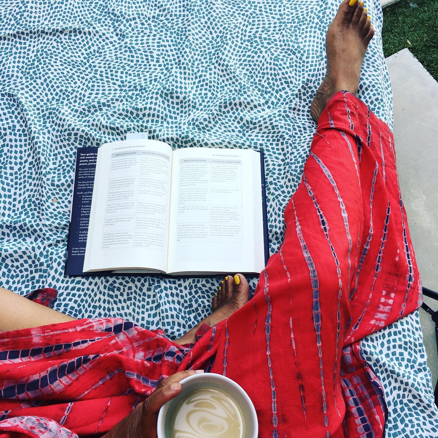 Sunday Funday

It&rsquo;s not hard to find joy while on vacation. All of these I would do at home but today looks like ...
☕️ having my favorite tea that I brought with me
📖 reading in a quaint corner before everyone else got up
💦 pool time
☀️ sunn