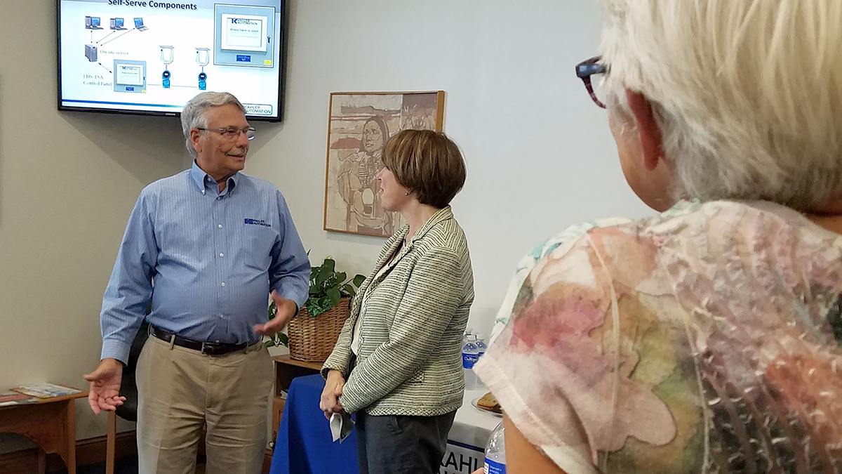 As the tour wrapped up, Wayne Kahler and Sen. Klobuchar discussed the importance of rural broadband to the nation’s economic success.