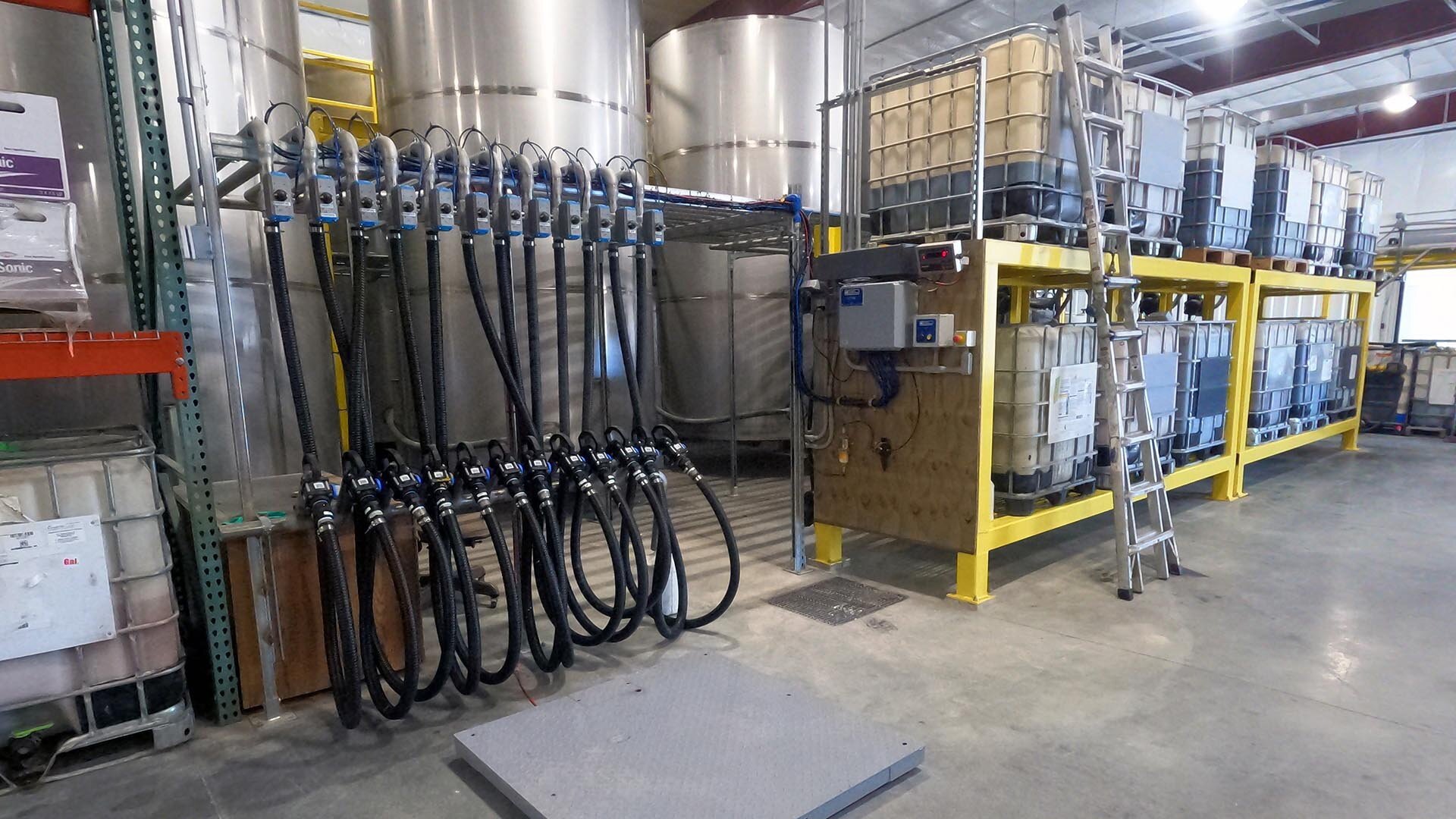  For ultimate system flexibility chemicals can be dispensed to mini bulks in the repack area and at the same time delivered to each bay for premixed loads. 