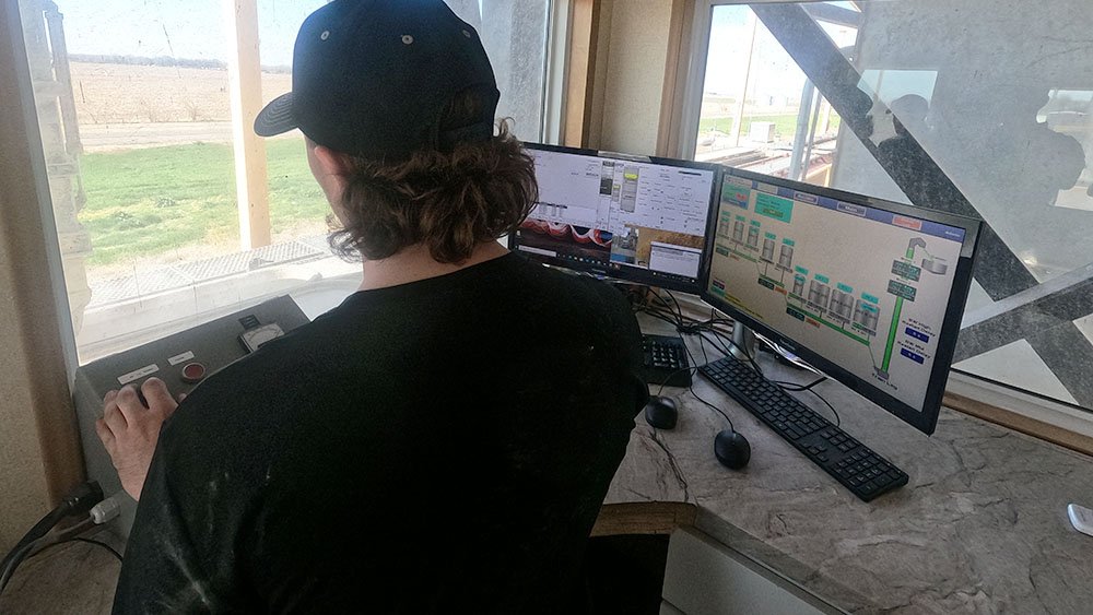 Farmers Cooperative Dorchester, NebraskaKahler Automation