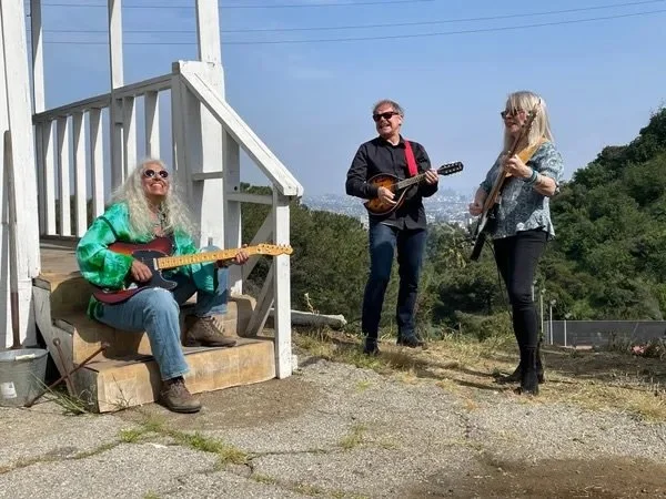 @therefugeesmusic &mdash; In the Round
Sat, Jan 17, 2026
🎶 Seth &amp; Tony&rsquo;s House Concert &bull; Highland Park, Los Angeles

🕕 6PM Dinner &amp; Drinks
🕢 7:30PM Concert
🎟️ therefugeesmusic.com/shows
💵 $30&ndash;40 suggested donation