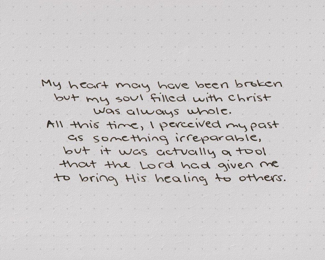 From last week's letter, 'Stepping Out Into the Light: Finding Healing From Abuse' from Genevieve Thanh. ⁠
⁠
To read her letter to you, click on the link in our bio. #thecatholicwoman #letterstowomen