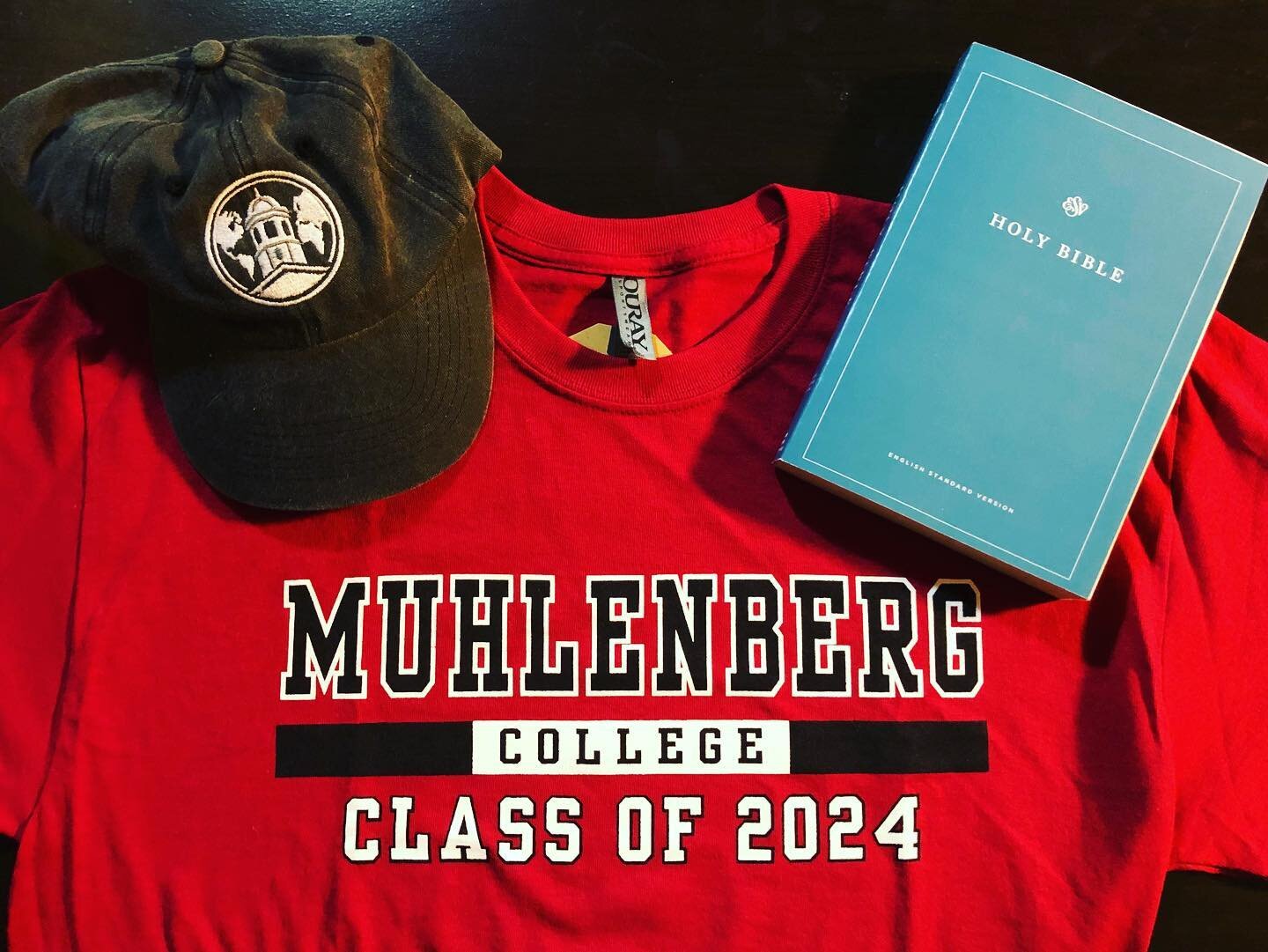 ***GIVEAWAY***
We&rsquo;d love to get to know you and help you to connect with other students even before the semester begins...so we are doing a giveaway!

Giveaway closes Friday (8/14/2020)

Here&rsquo;s how to enter:
1. Follow @dcfmuhlenberg
2. Ta