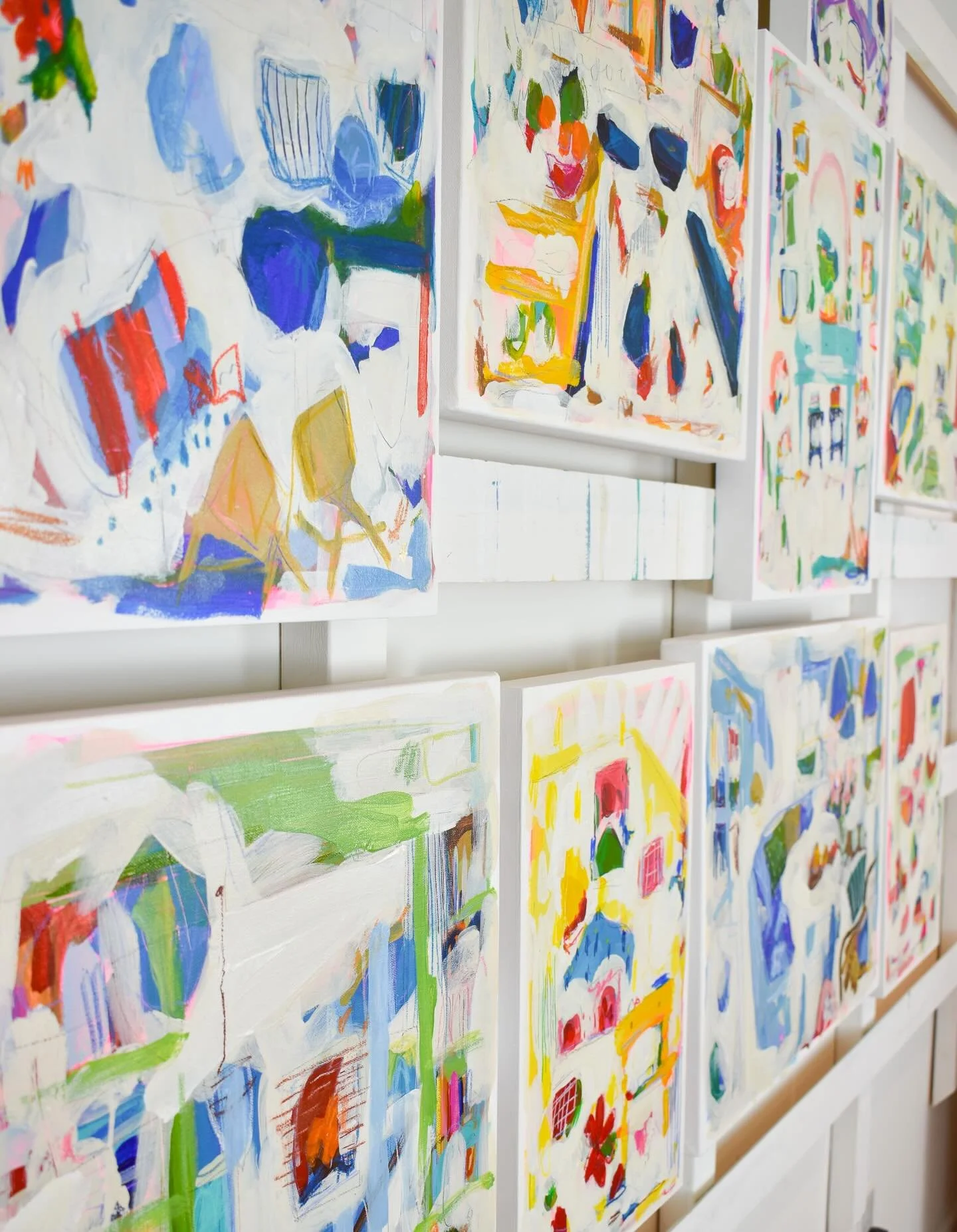 The studio is FULL with COLOR 🎨 and I&rsquo;m so excited to share this collection with everyone in May via @lizlidgettgallery 
Stay tuned!!