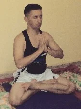 Reynaldo Bermudes Mulet Maestro de Yoga Registrado y Certificado por Yoga Alliance RYT200. tlf.Movil: (+53) 58396714 , email : rey2015@nauta.c u. Clases: pueden ser en mi casa o en lugar acordado en Holguín. Cuba. Horario previamente acordado. Imparto clases de Yoga para alumnos clases privadas y en grupo de Yoga anti-estres y recuperativo, y a principiantes e intermedio .