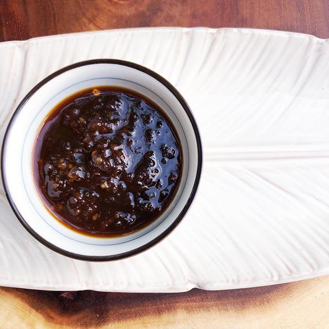 Look up Homemade Paleo Teriyaki Sauce from @paleogrubs online. It’s my fave!
Omit the chili flakes to make it AIP-compliant! 👊🏻
Every Sunday I make crispy baked wings for the fam, and I slather mine in this sauce! Yum! Let me know if you try it!.
.
.
.
.
.#paleorecipes #paleoeats #autoimmuneprotocol #autoimmunepeo #AIP #aipapproved #aipcompliant #glutenfree #glutenfreeteriyakisauce #coconutaminos #hashimotos #hashimotoswarrior #glutenfreelifestyle #glutenfreefoodie #aiprecipes #aiprecipe