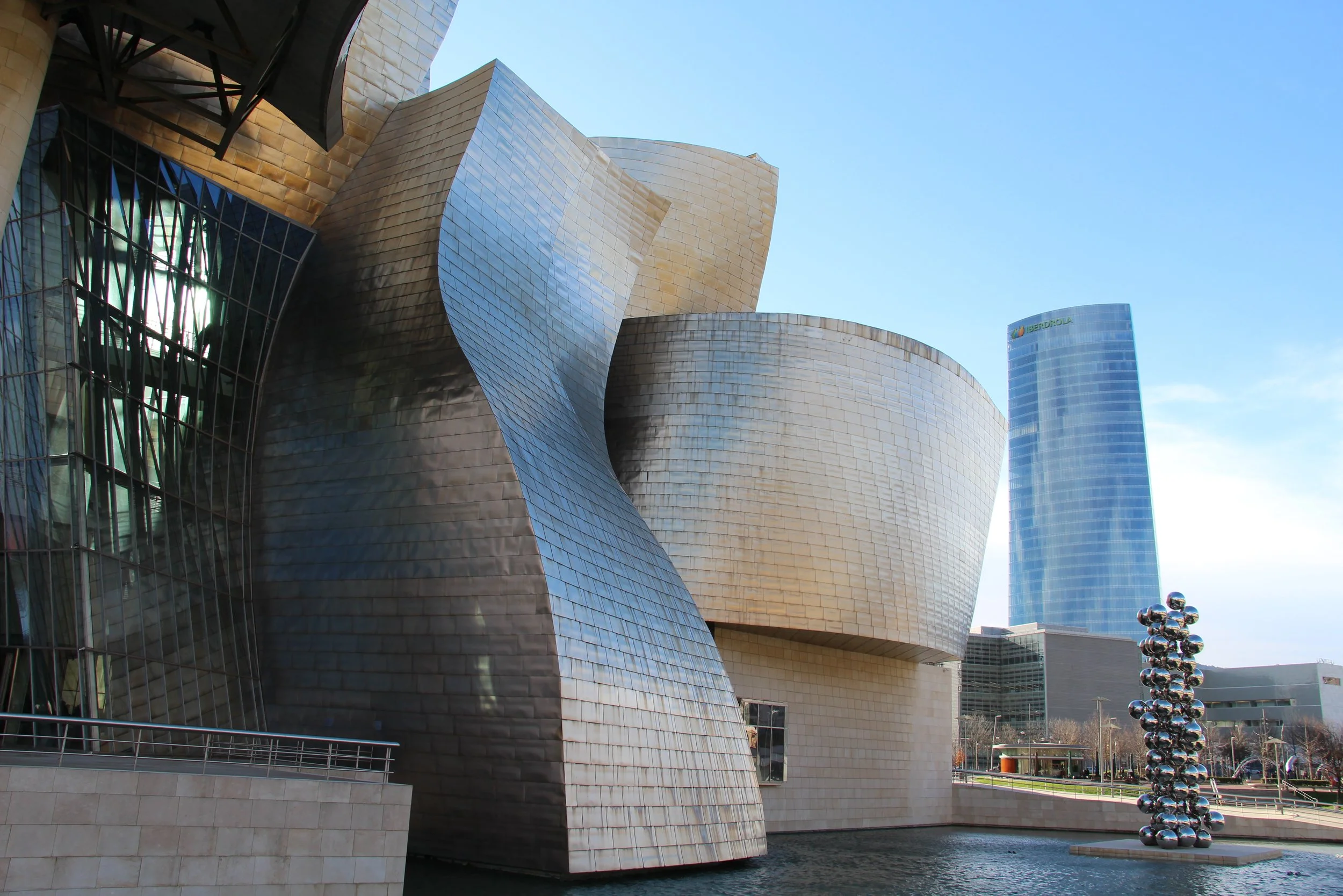 LECTURE: Jennie Hirsh, "Sculpting Space - The Architecture of Frank Gehry"