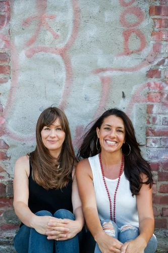 Brooke and Vanessa-Brooke Thomas-0115.jpg