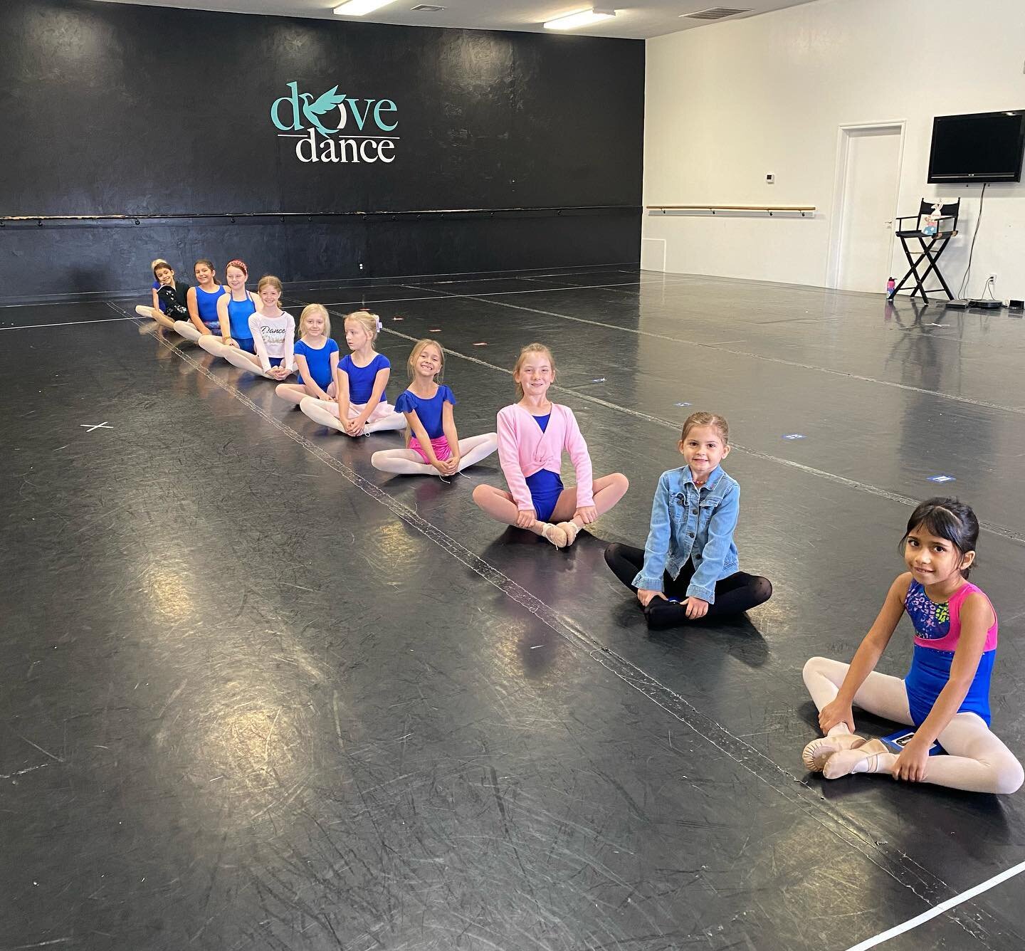 World Ballet Day with some of the cutest Friday ballerinas there are! 🤍