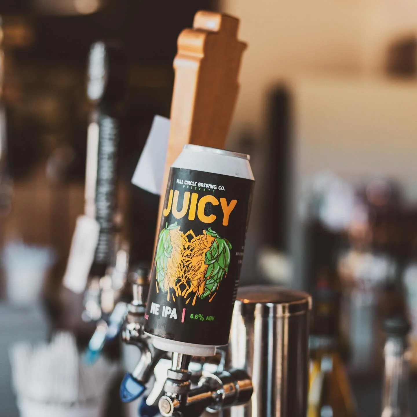 Cheers 🍻 to the weekend!! @fullcirclebrewingco Juicy NE IPA on tap!!