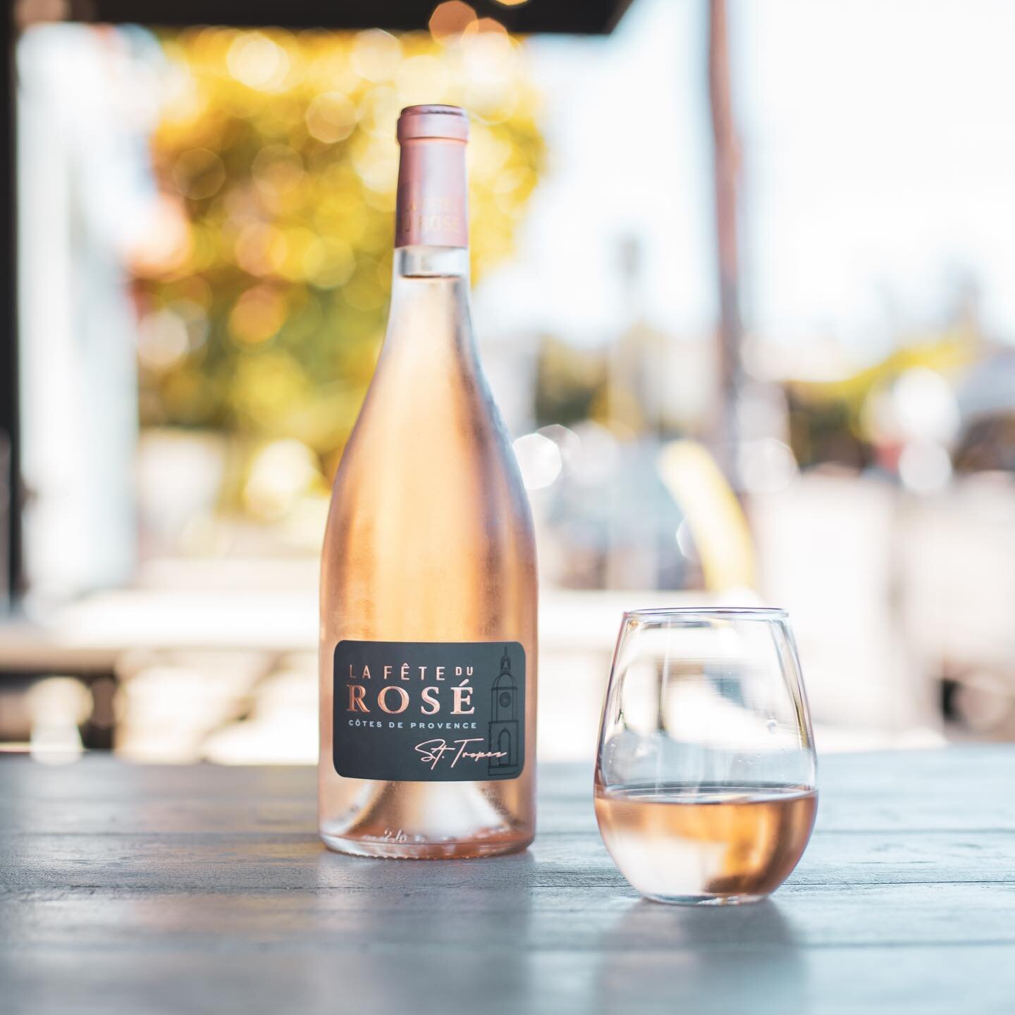 Come get a glass or a bottleππΎπΉ @lafeterose