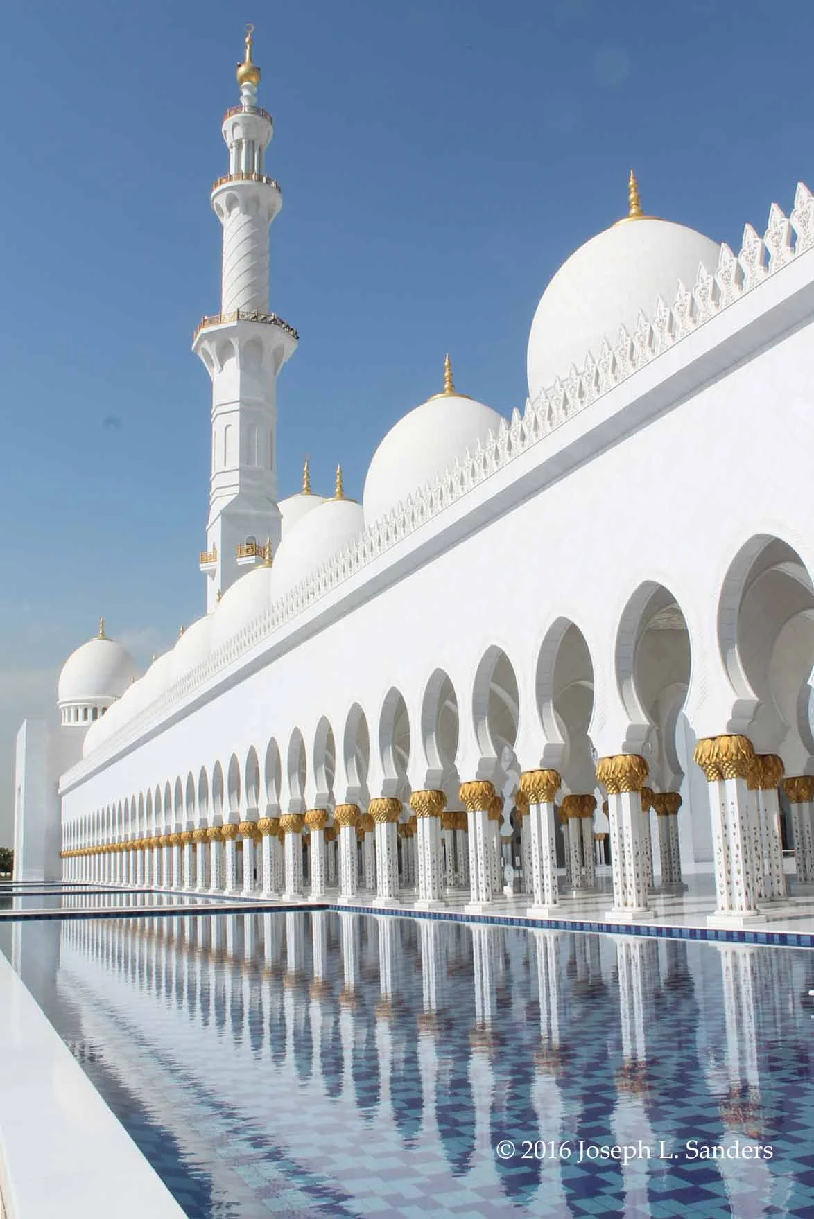 Grand Mosque with Minaret - Abu Dhabi5.jpg