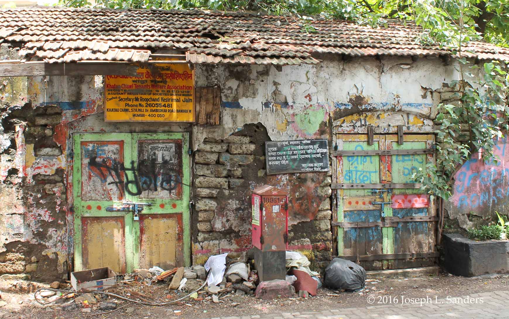 Building with Graffiti - Pali Market - Mumbai3.jpg