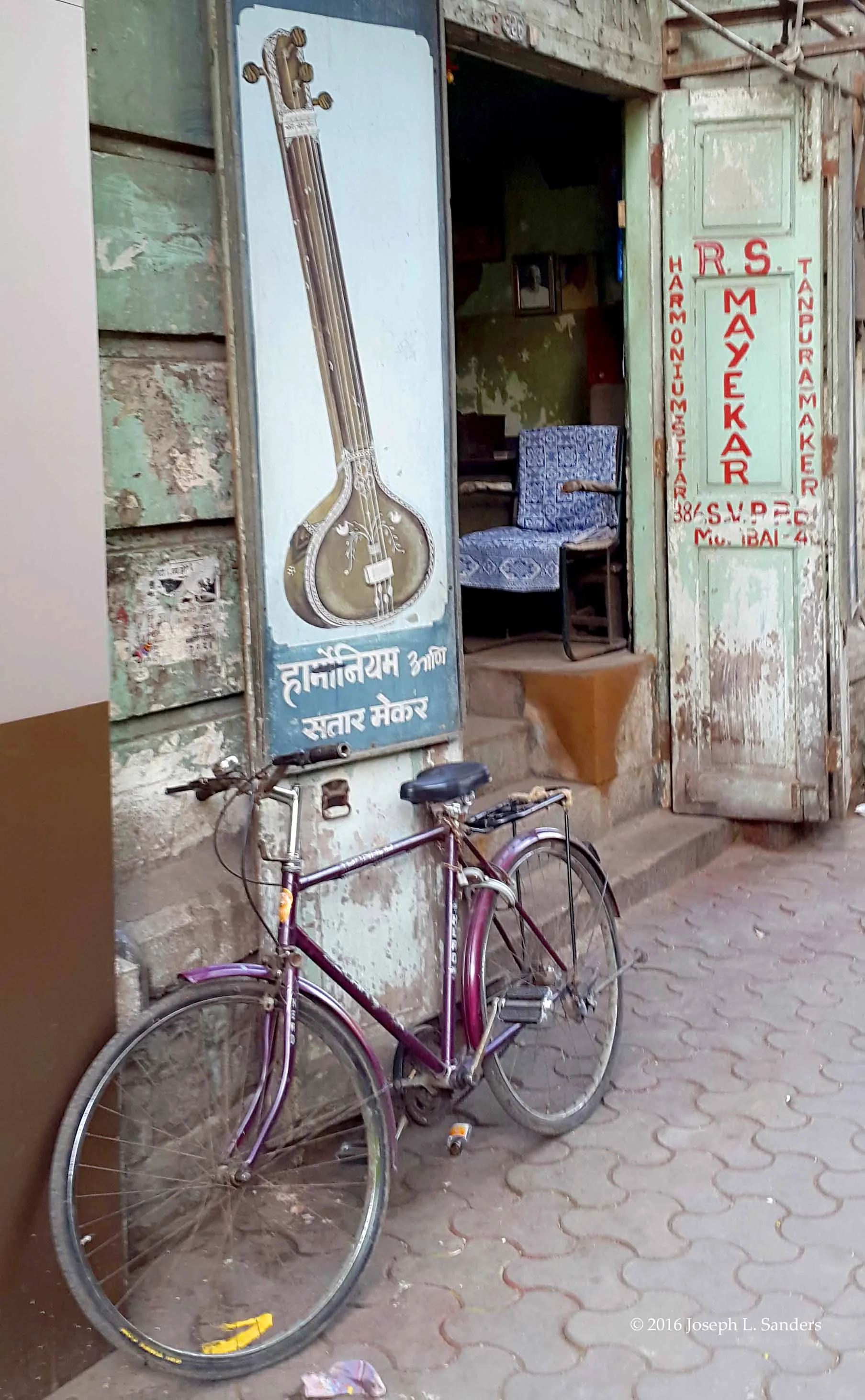 Sitar Shop - Sandhurst Road - Mumbai13.jpg