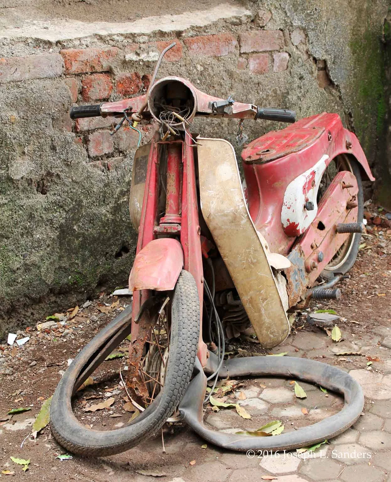 Broken-down Scooter - Chunabhatti2.jpg