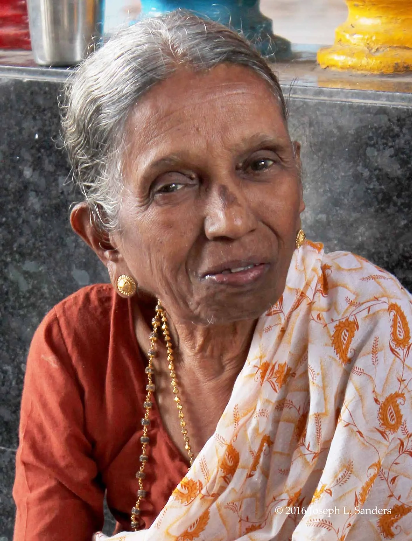 Old Woman at Temple - Chunabhatti8.jpg
