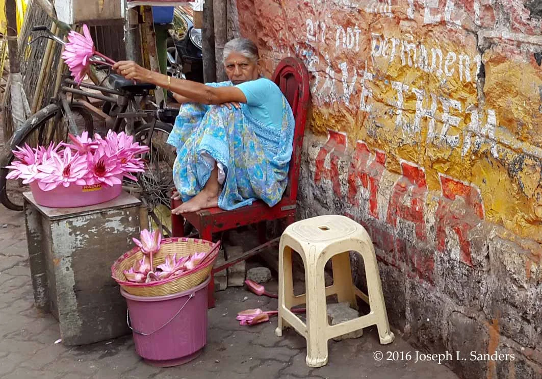 Flower Seller, Mahalaxmi Temple, Mumbai, India