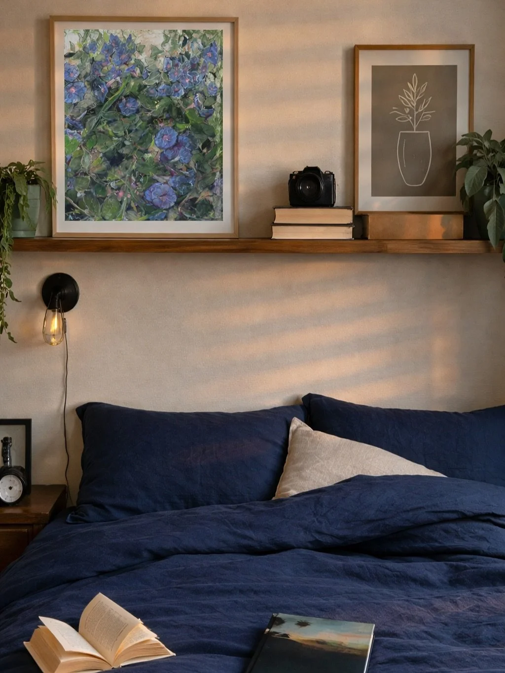Introducing the latest print to my collections: Morning Glories. 

How great is this blue linen bedding also, so moody. 

#morningglories #floralart
