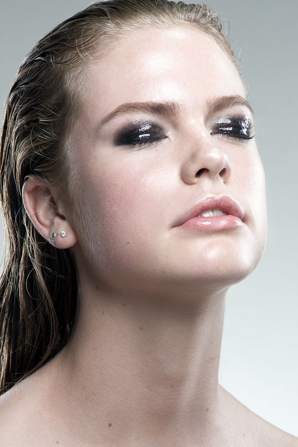 model: julia w @ unique model management | photography: ryan robertson | hair and make-up artist: heather newcombe