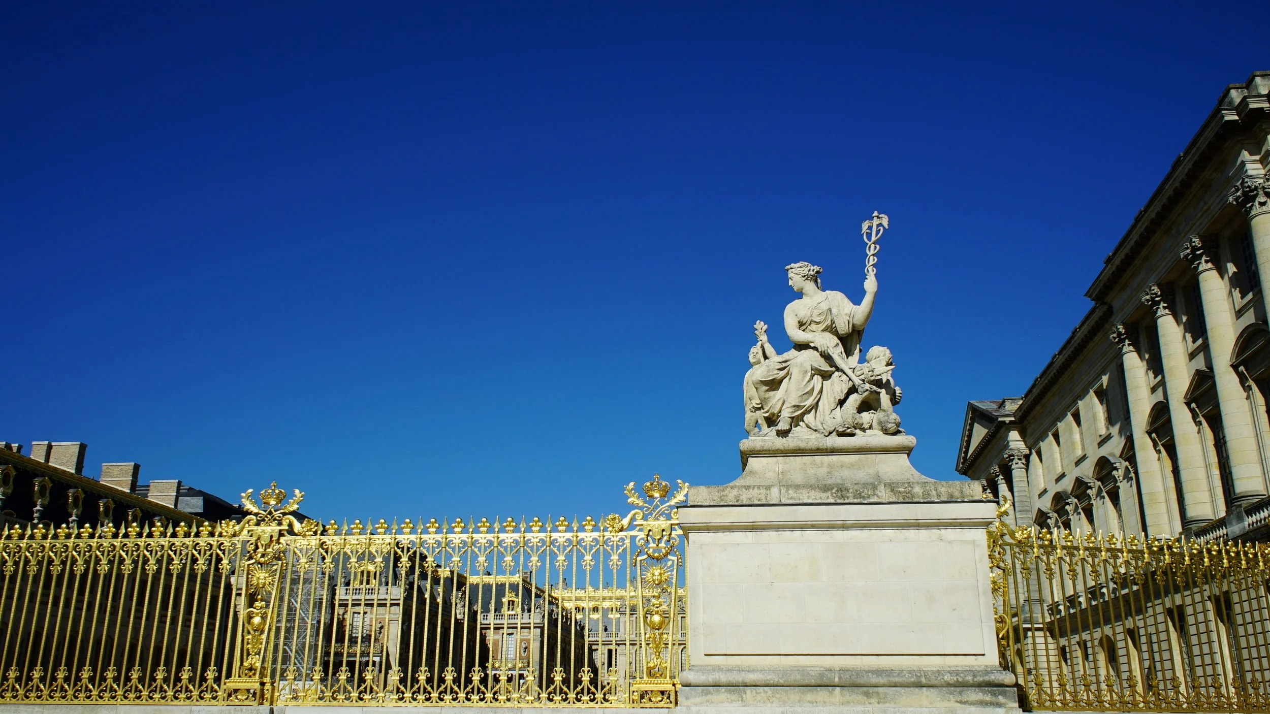  Chateau de Versailles. A day spent in the shadow of the Sun King.