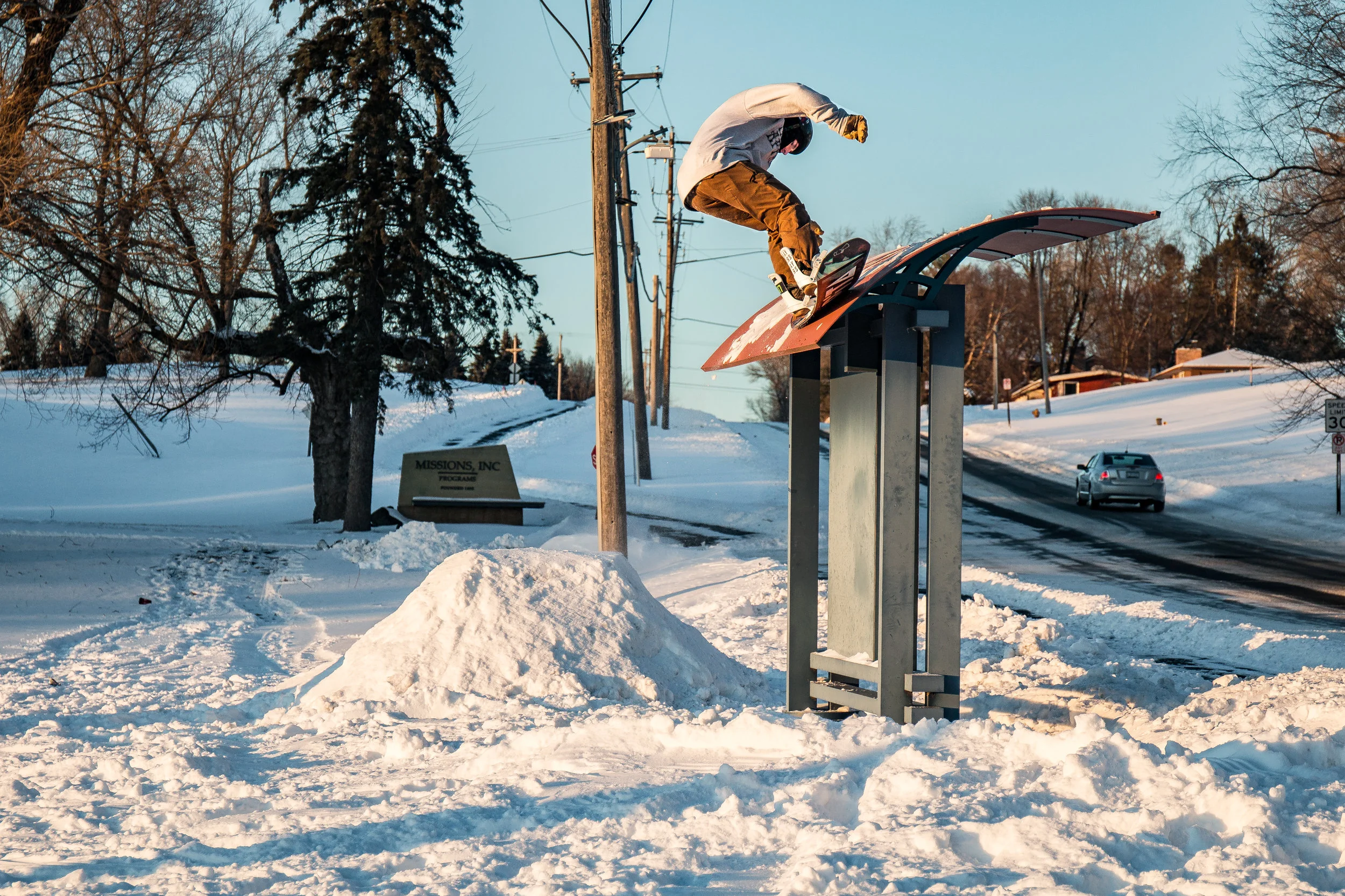01dan_pergrin_switch_tailpress_roof-evan_pierce.jpg