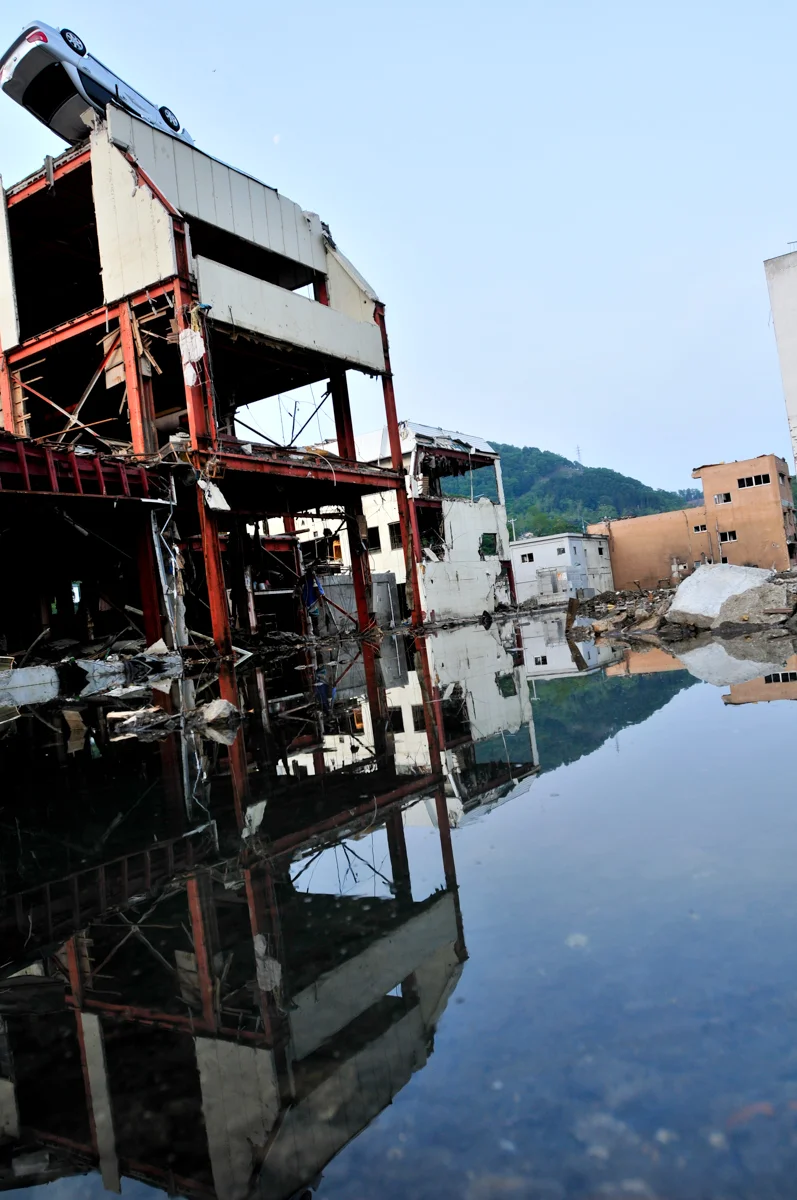 15,ooo people lost their lives and 200,000 people were displaced in Japan’s Fukushima earthquake