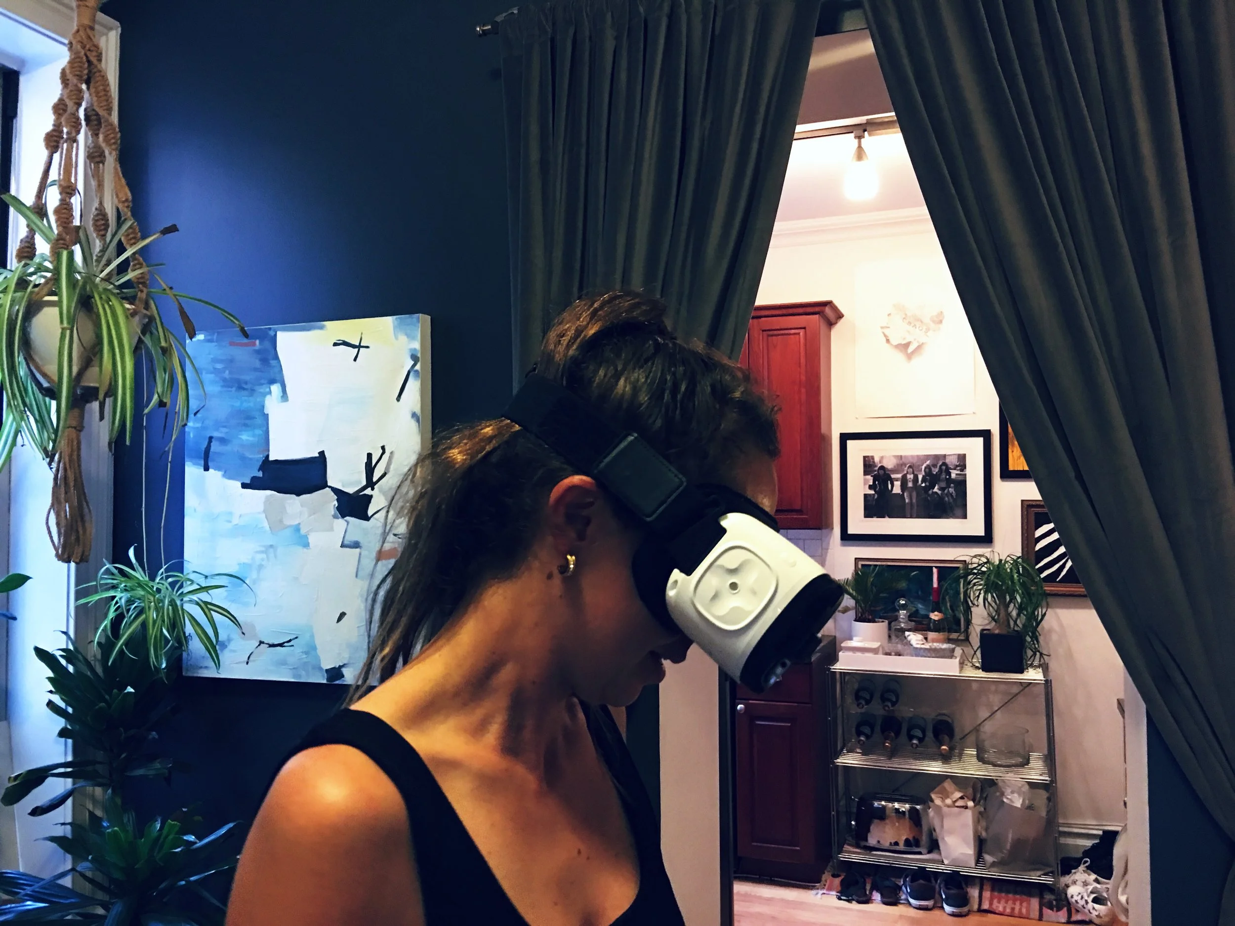 Angie Davis, Producer at Temme, demoing Mothers of the Atlas on Samsung Gear in New York.