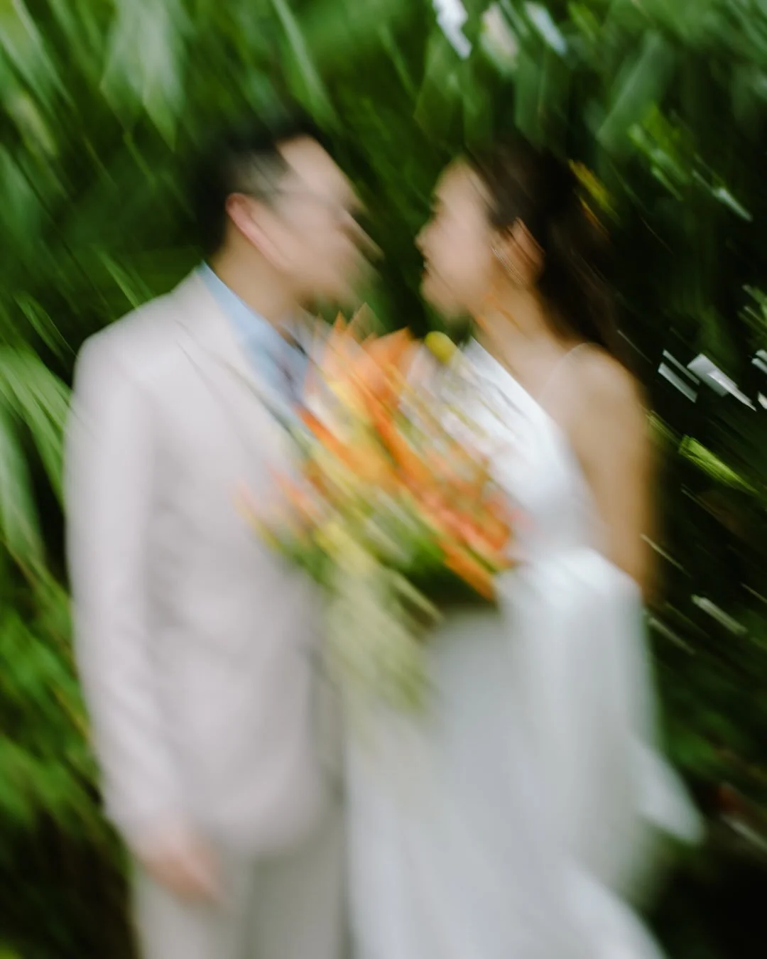 We spent a quiet, beautiful morning with Ray and Sheryl — just them, their closest people, and a kind of love that didn’t need to announce itself loudly. The ceremony was small, tucked into a space that felt more like home than a venue. N