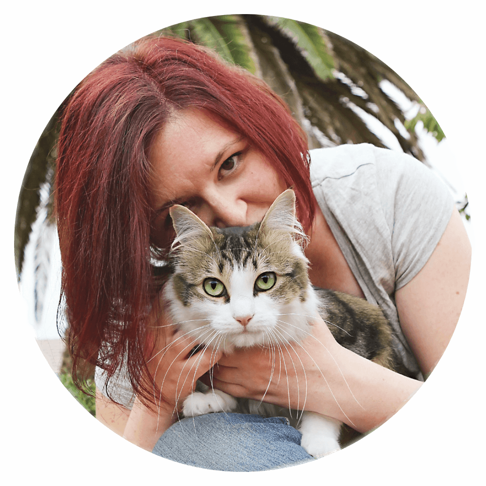 Hi-Im-Sam-photographer-at-Pawtastic-Photography.png