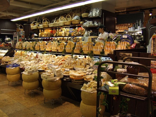 A New York Deli. Photo: Harrison Embrey ( Wikimedia Commons )