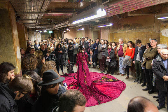Opening night of Salon Mashup. Start of "The Road to Ras al-Ain" (costume design by Alexandra Kharibian, performed by Lucine Hakobyan). © Armenian Institute
